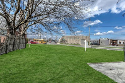 /international/us/899-old-country-road-westbury-ny-110097178038/