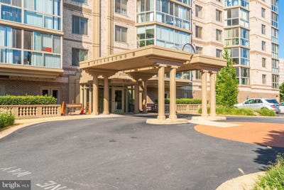 /international/us/19385-cypress-ridge-terrace-leesburg-va-110107266444/