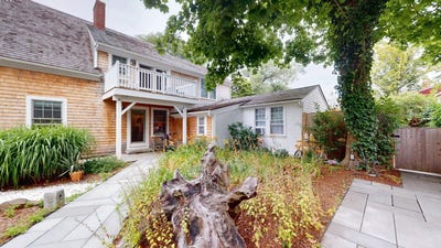 /international/us/5-kiley-court-provincetown-ma-110101296952/