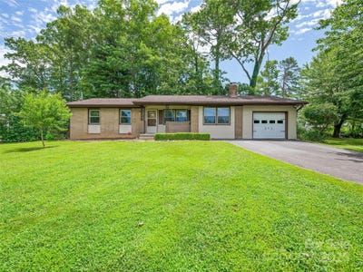 /international/us/131-maywood-road-hendersonville-nc-110100980913/
