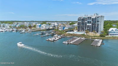 /international/us/1080-saint-joseph-street-carolina-beach-nc-110105975538/