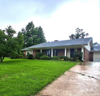 /international/us/901-bluebird-lane-wake-village-tx-110108618147/