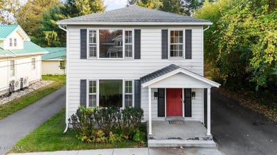 /international/us/506-delaware-avenue-delmar-ny-110120613354/