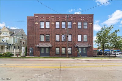 /international/us/2048-fulton-road-cleveland-oh-110101066362/