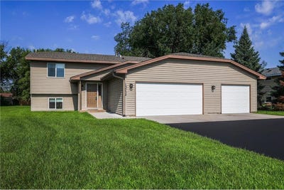 /international/us/13752-round-lake-boulevard-nw-andover-mn-110101073244/?lang=en