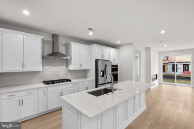 /international/us/100-keystone-lane-winchester-va-110109860716/