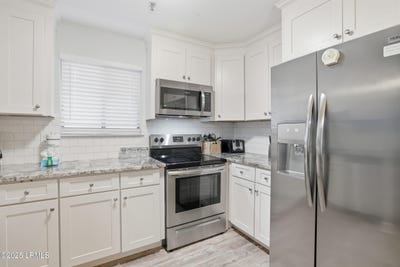 /international/us/663-william-hilton-parkway-hilton-head-island-sc-110108470983/