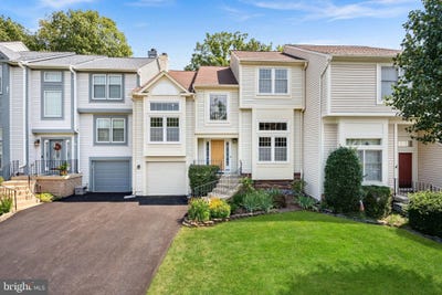 /international/us/6537-palisades-drive-centreville-va-110109827413/