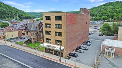 /international/us/239-main-street-johnstown-pa-110108551766/