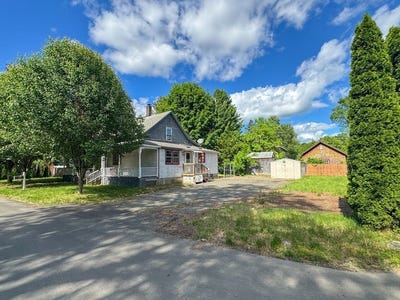 /international/us/32-margerie-st-westfield-ma-110108534791/