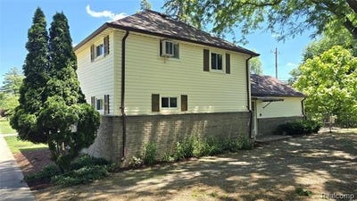 /international/us/7993-church-road-grosse-ile-twp-mi-110108751110/