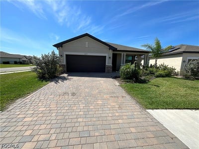 /international/us/14570-palamos-circle-fort-myers-fl-110108587268/