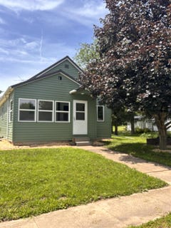 /international/us/814-greeley-street-nashua-ia-110108771295/