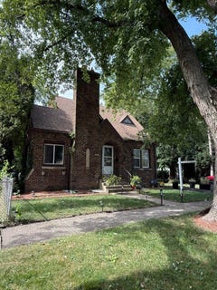 /international/us/16808-shea-avenue-hazel-crest-il-110107082402/