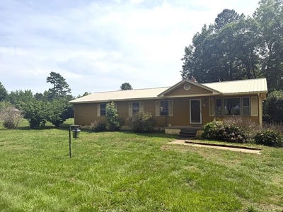 /international/us/4217-beulah-road-nathalie-va-110108468359/