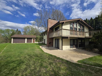 /international/us/8a144-liberty-bell-court-apple-river-il-110107537537/