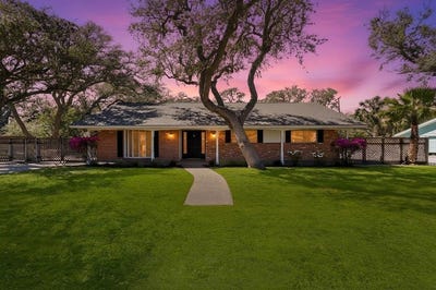 /international/us/1905-shores-ln-rockport-tx-110120094404/