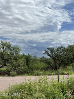 /international/us/2248-calle-palo-parado-tubac-az-110079078743/