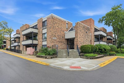 /international/us/1806-hemlock-place-schaumburg-il-110109054787/