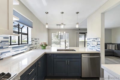 /international/us/1059-shadowridge-drive-vista-ca-110108886836/