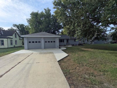 /international/us/1816-e-9th-street-sheldon-ia-110120450203/