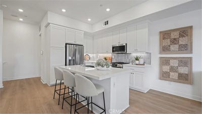 /international/us/1385-snowberry-place-montebello-ca-110105904560/