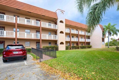 /international/us/9041-sunrise-lakes-boulevard-sunrise-fl-110106445033/