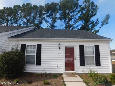 /international/us/100-christopher-court-havelock-nc-110108299967/