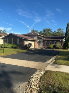 /international/us/5304-arquilla-drive-richton-park-il-110120069663/