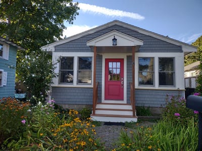 /international/us/3-prospect-street-buzzards-bay-ma-110100718751/