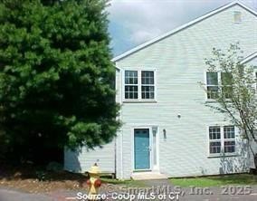 /international/us/64-deerwood-lane-waterbury-ct-110101502189/
