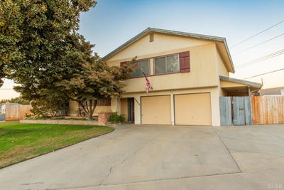 /international/us/2440-e-howard-avenue-visalia-ca-110120646992/