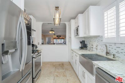 /international/us/7815-s-halldale-avenue-los-angeles-ca-110098620030/