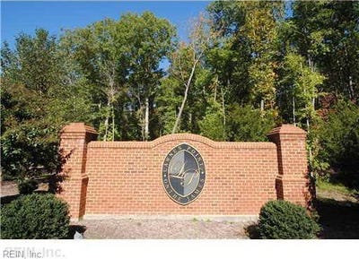 /international/us/14371-hardys-place-smithfield-va-110109100963/