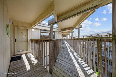 /international/us/9100-reed-drive-emerald-isle-nc-110101120379/
