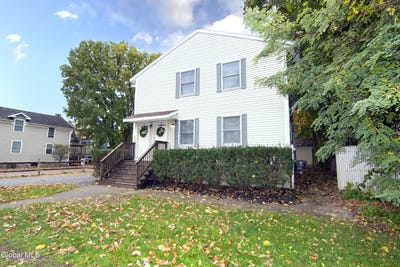 /international/us/131-beekman-street-saratoga-springs-ny-110120553621/