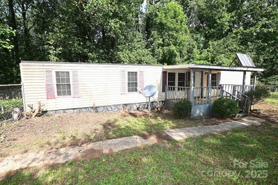 /international/us/2334-rainbow-heights-circle-lenoir-nc-110101071371/