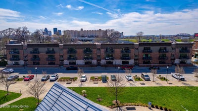 /international/us/210-mulberry-st-jeffersonville-in-110120557204/