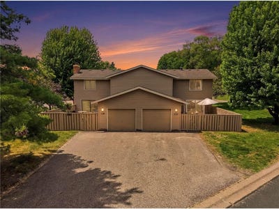 /international/us/869-monterey-drive-shoreview-mn-110108576722/