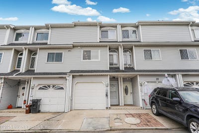 /international/us/39-simmons-loop-staten-island-ny-110105357520/
