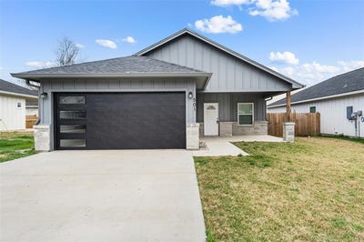 /international/us/501-avenue-a-moody-tx-110106305955/