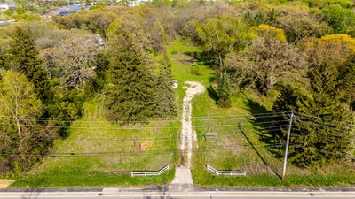 /international/us/1001-n-hunt-club-road-gurnee-il-110107715377/
