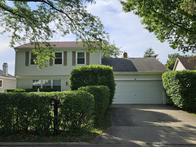 /international/us/10-mayflower-road-vernon-hills-il-110108505758/