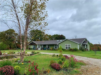 /international/us/10046-spanker-creek-road-bentonville-ar-110108578294/