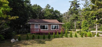 /international/us/14168-helmond-road-cheboygan-mi-110100947478/