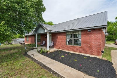 /international/us/1650-n-1st-street-harrah-ok-110107482337/