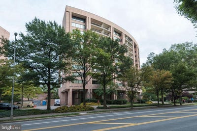 /international/us/1805-crystal-drive-arlington-va-110109159212/