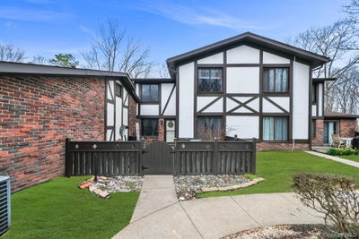 /international/us/15-birchwood-road-medford-ny-110106987614/