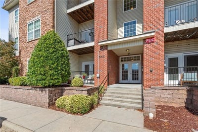 /international/us/6831-hanesbrook-circle-clemmons-nc-110106331337/
