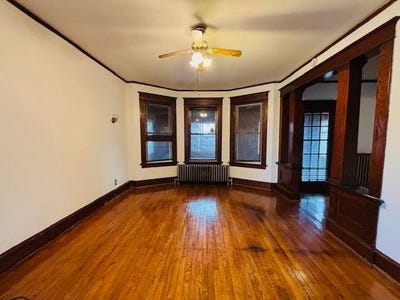 /international/us/23-hampton-street-albany-ny-110107452611/